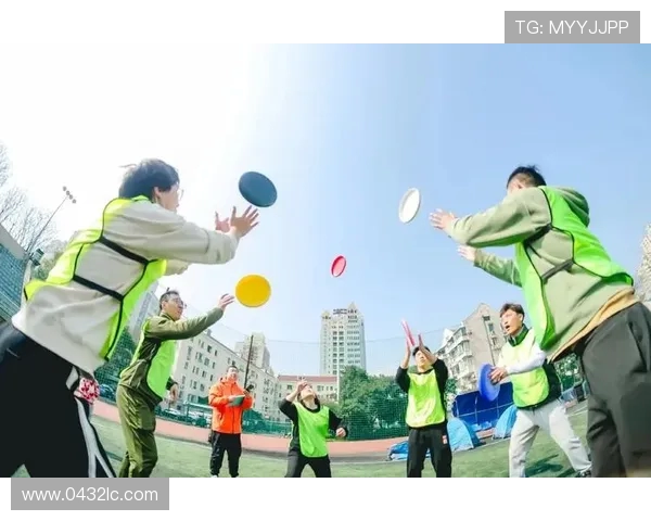 南京飞盘队与深圳飞盘队赛后复盘团队协作的精彩瞬间与经验分享