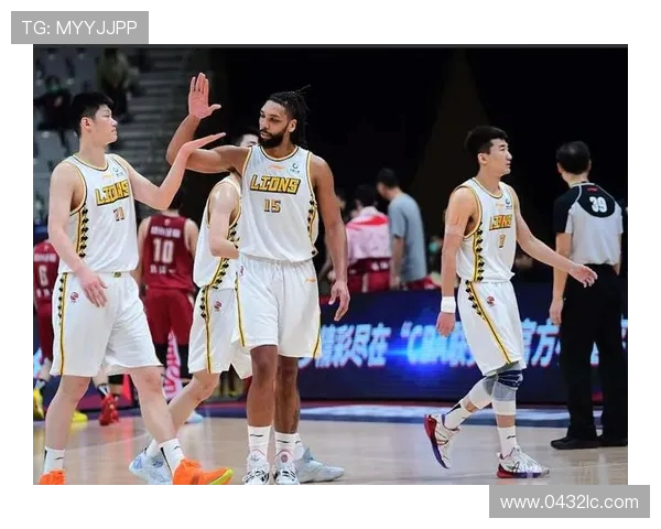 成都羽毛球队在冠军赛积分榜中以70分稳居第一名展现强劲实力