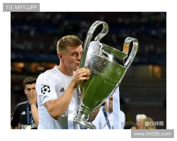 克罗斯在足球世界中的传奇之路与影响力分析